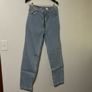 Levi Strauss women’s 550 relaxed fit tapered leg jeans